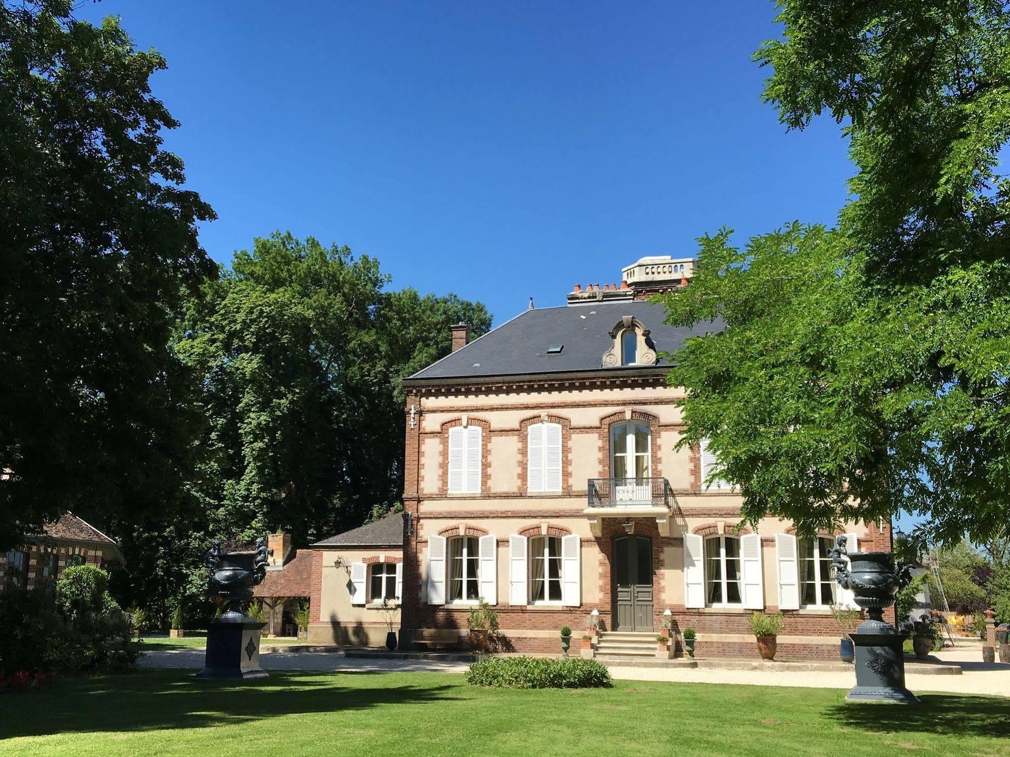 Chateau De Montabert Montaulin Eksteriør bilde